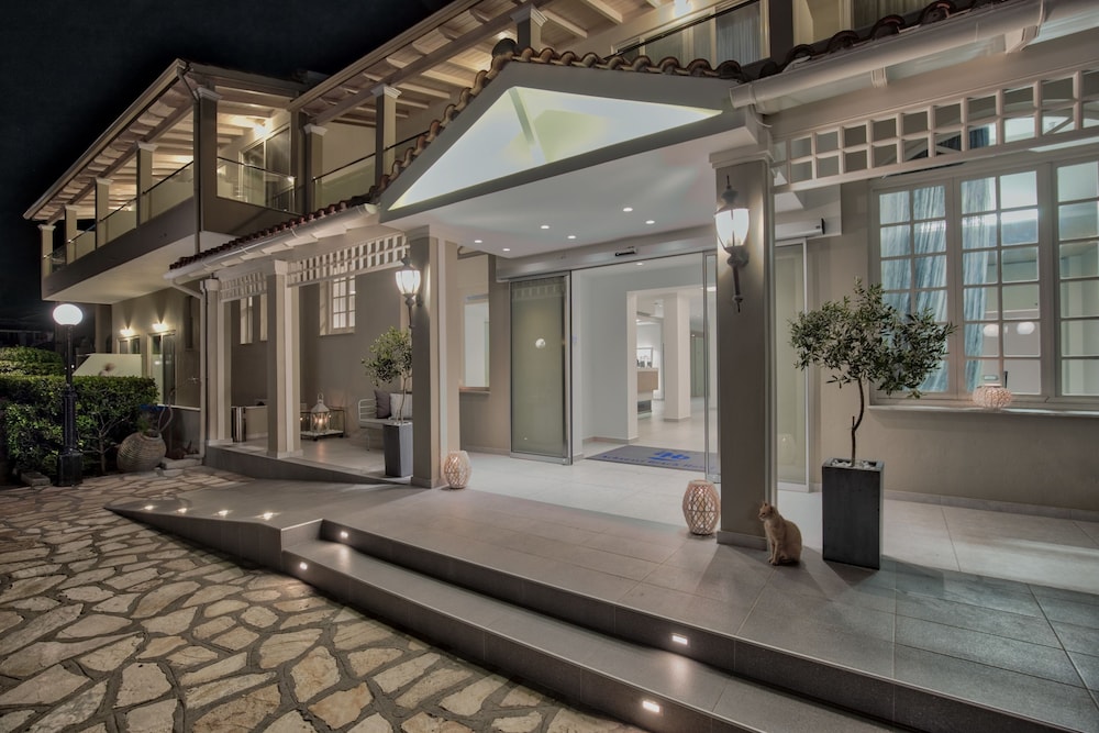 Acharavi Beach Hotel — Hotel building in Acharavi, Ionian Islands