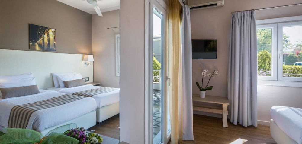 Acharavi Beach Hotel — Hotel rooms in Acharavi, Ionian Islands