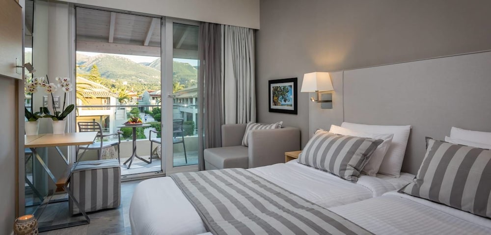 Acharavi Beach Hotel — Hotel rooms in Acharavi, Ionian Islands