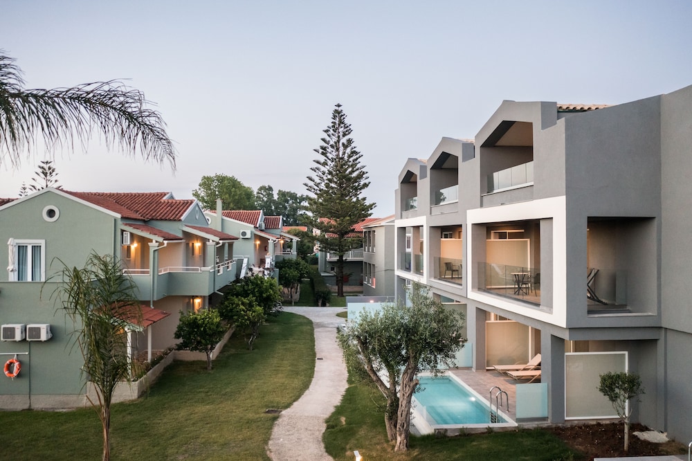 Acharavi Beach Hotel — Hotel building in Acharavi, Ionian Islands