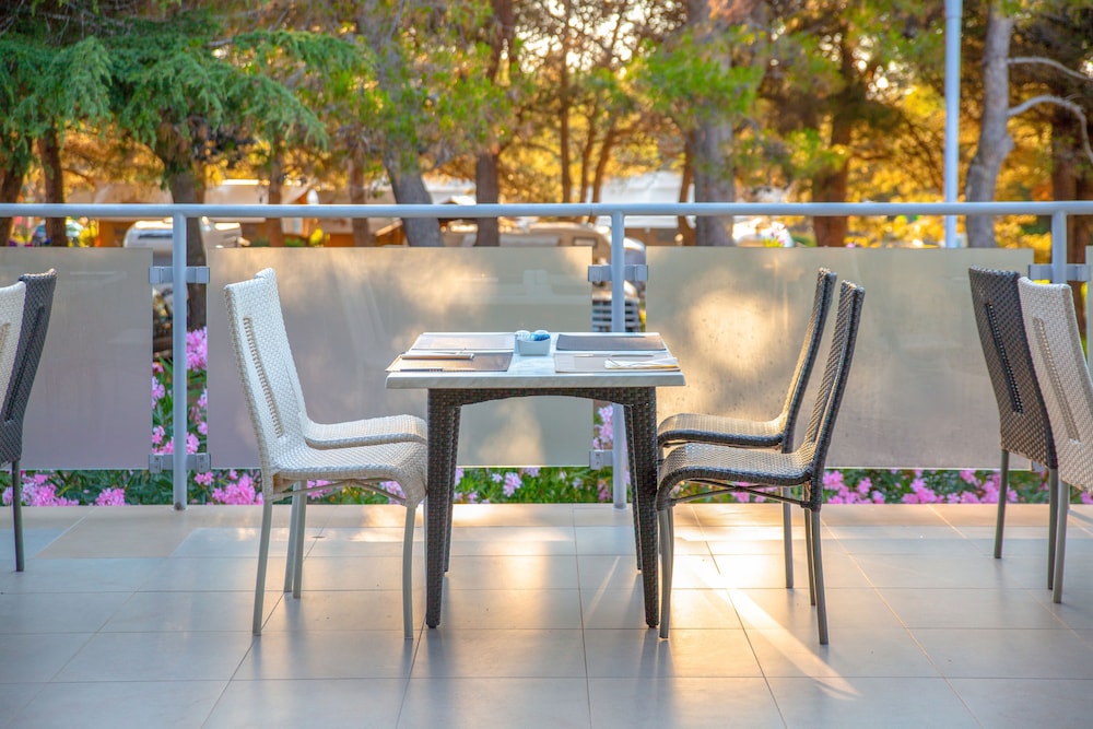 Maistra Select Petalon Resort — Restaurant & bars in Vrsar, Istria