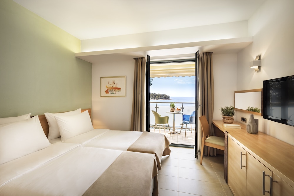 Maistra Select Petalon Resort — Hotel rooms in Vrsar, Istria