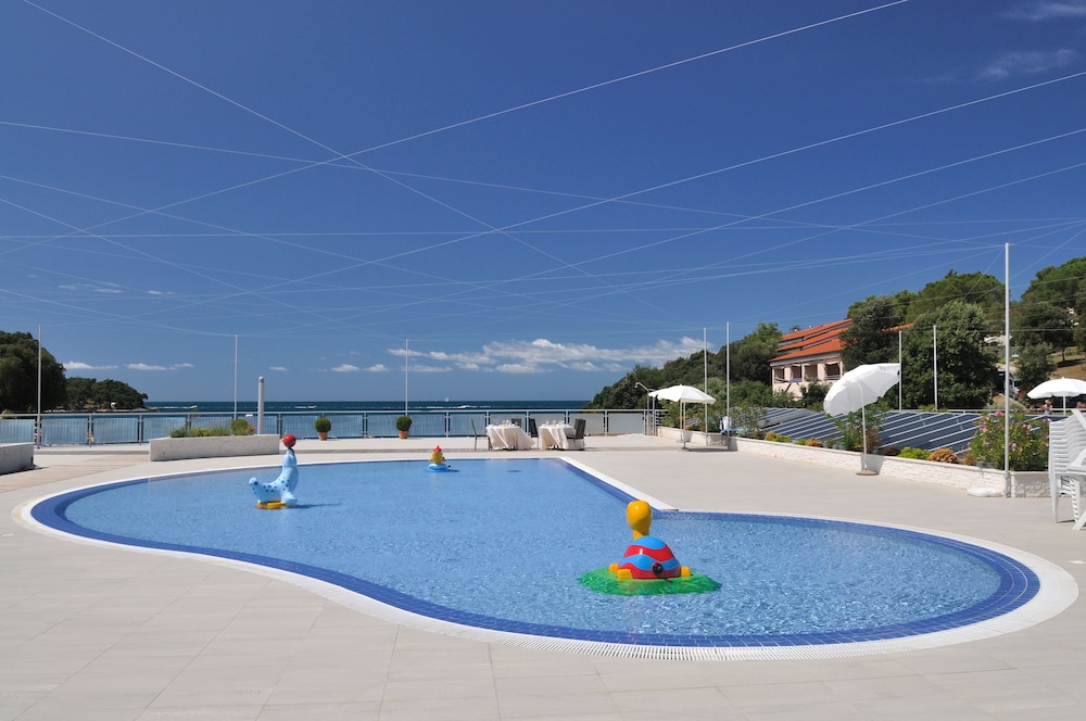 Maistra Select Petalon Resort — Swimming pool in Vrsar, Istria