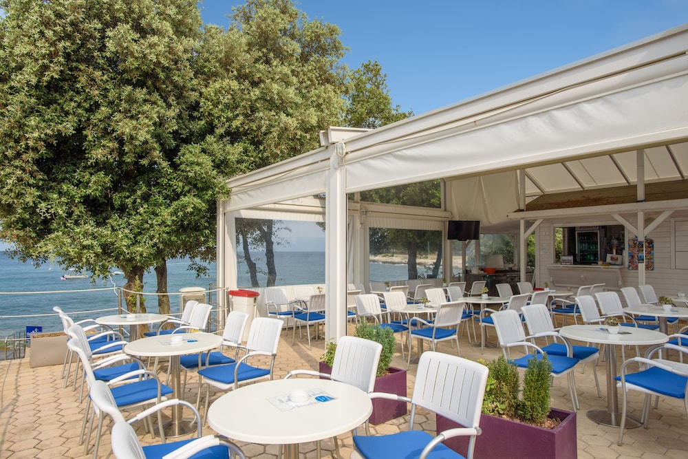 Maistra Select Petalon Resort — Restaurant & bars in Vrsar, Istria