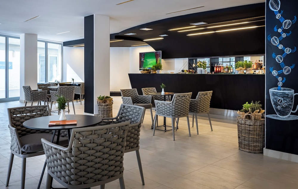 Maistra Select Petalon Resort — Restaurant & bars in Vrsar, Istria