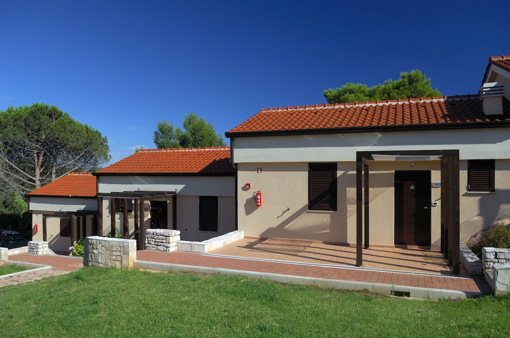 Maistra Select Petalon Resort — Hotel building in Vrsar, Istria