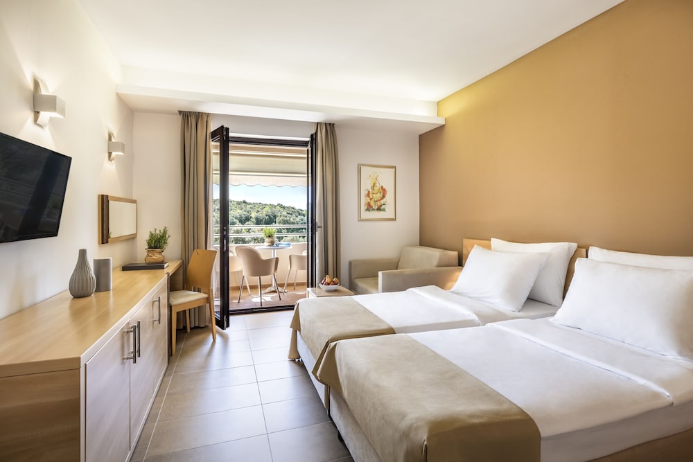 Maistra Select Petalon Resort — Hotel rooms in Vrsar, Istria