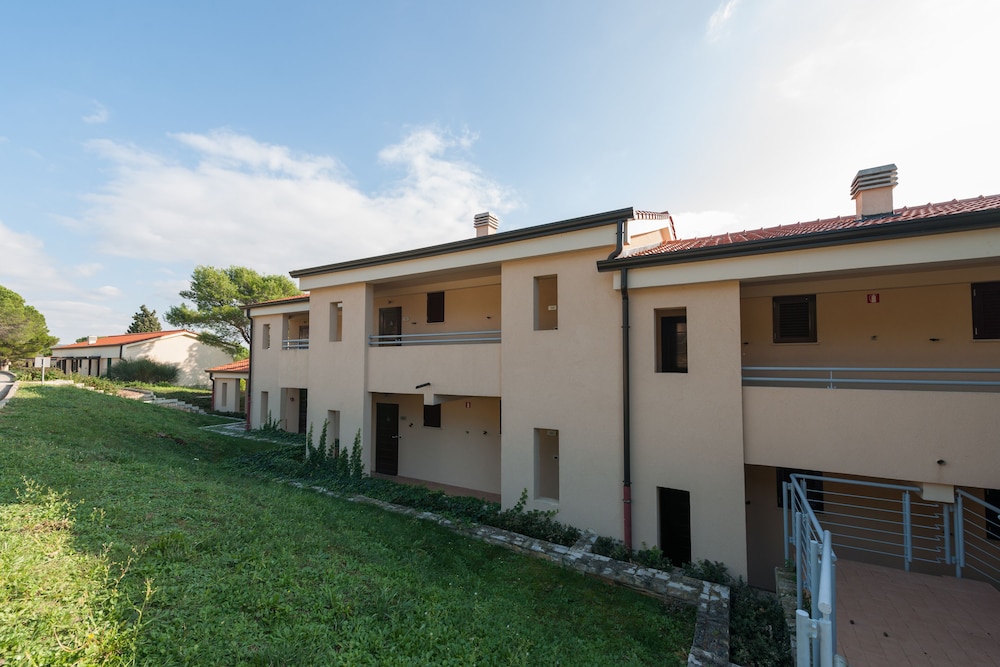 Maistra Select Petalon Resort — Hotel building in Vrsar, Istria