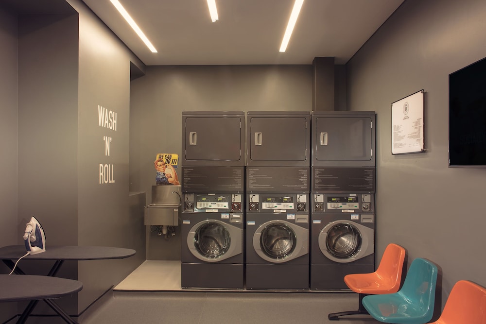 Rove Bur Dubai Healthcare City — Hotel building in Dubai