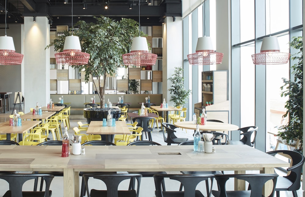 Rove Bur Dubai Healthcare City — Restaurant & bars in Dubai