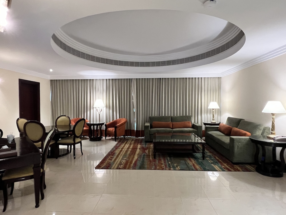 City Seasons Suites — Hotel rooms in Dubai