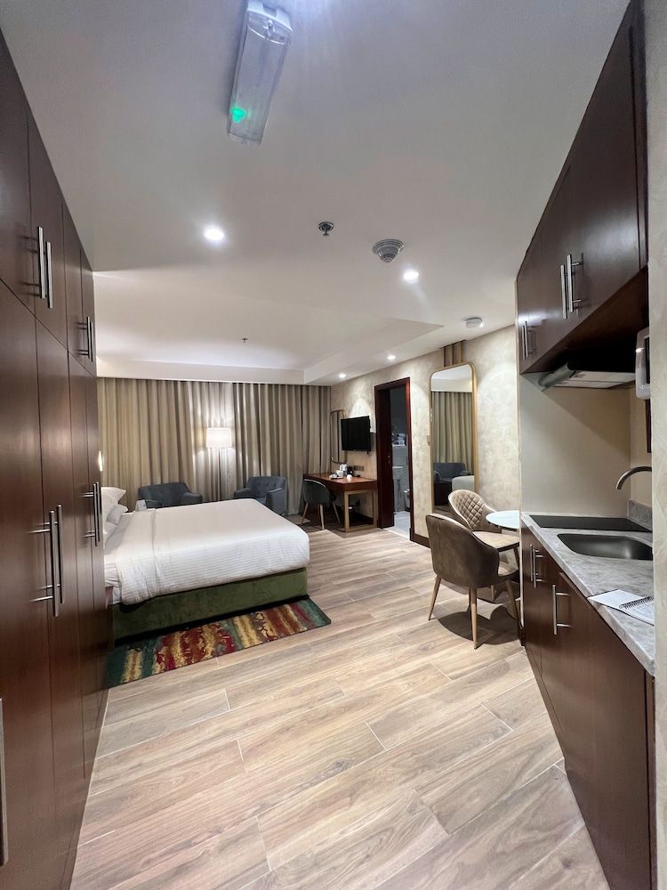 City Seasons Suites — Hotel rooms in Dubai