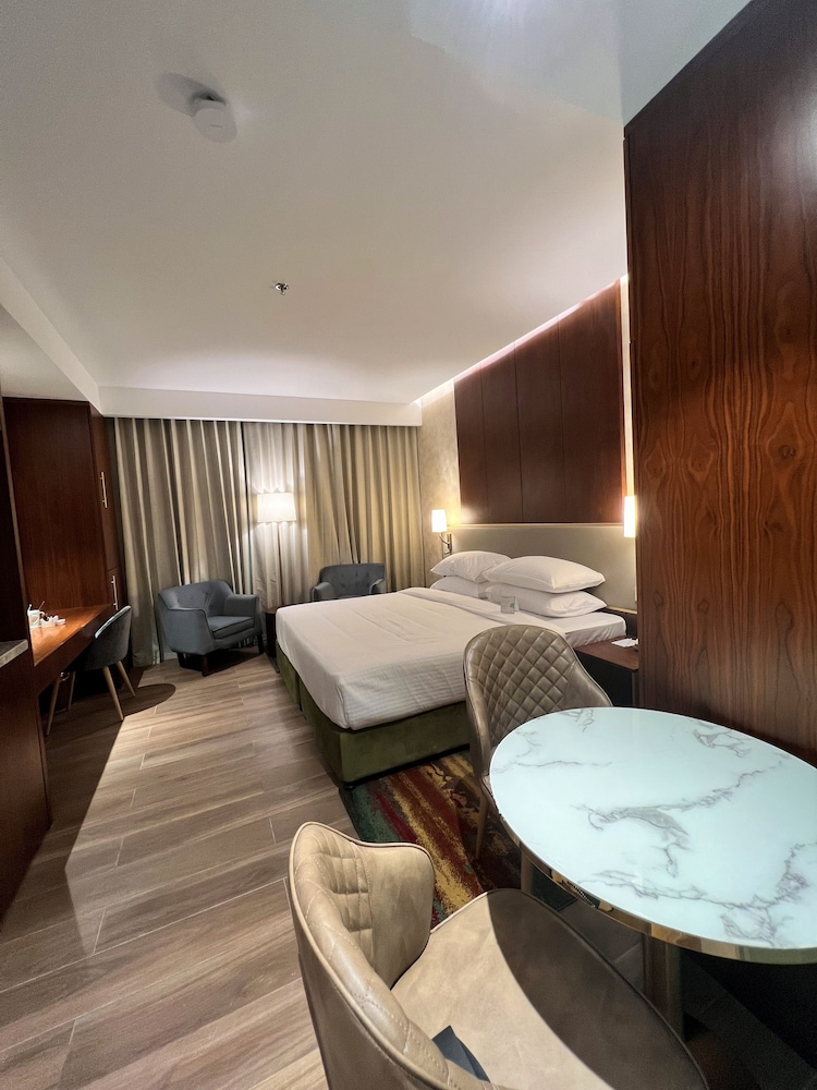 City Seasons Suites — Hotel rooms in Dubai