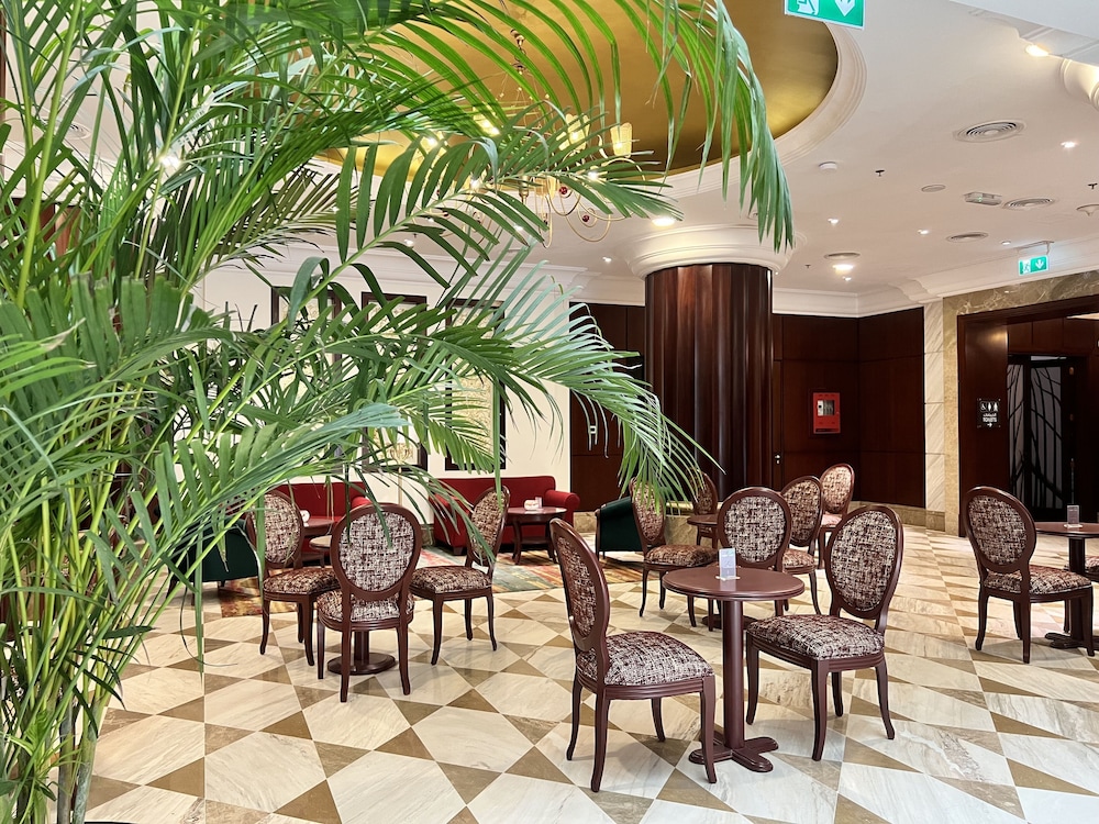 City Seasons Suites — Restaurant & bars in Dubai