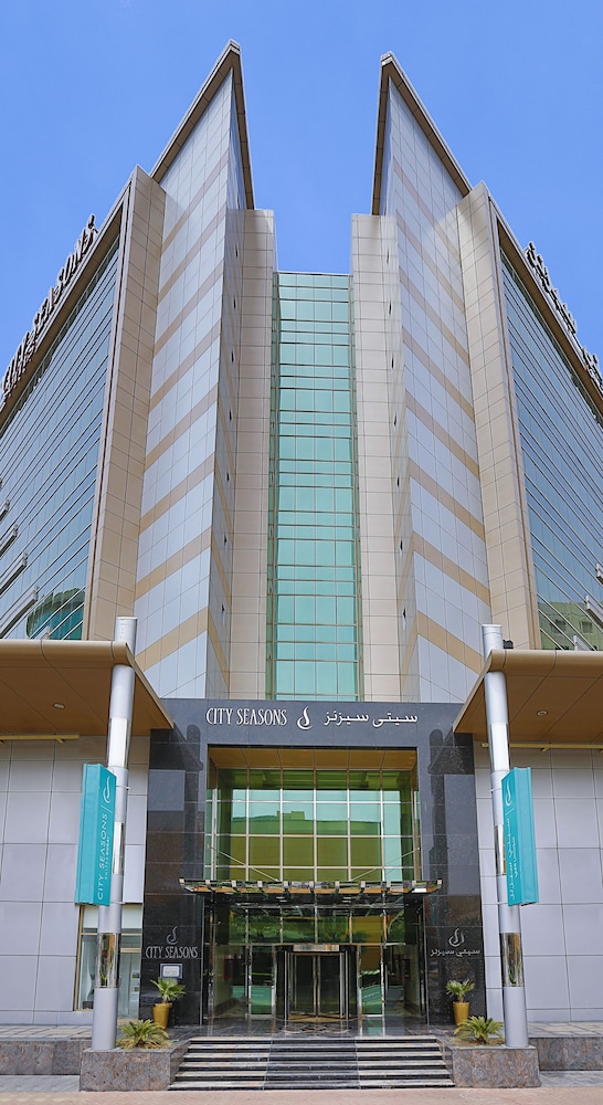 City Seasons Suites — Hotel building in Dubai