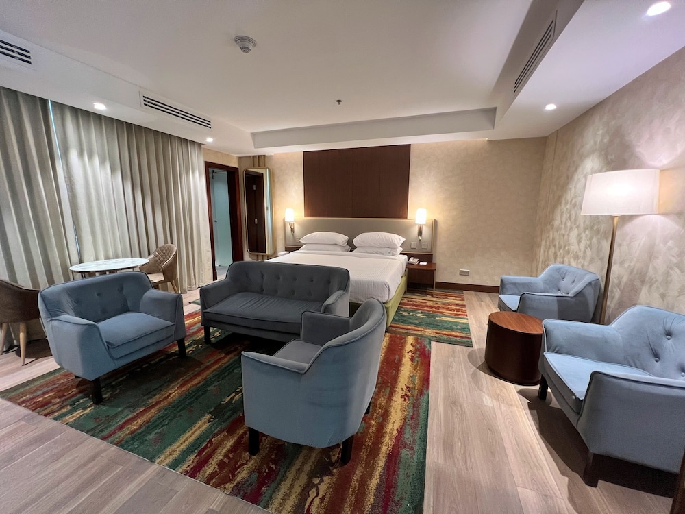 City Seasons Suites — Hotel rooms in Dubai
