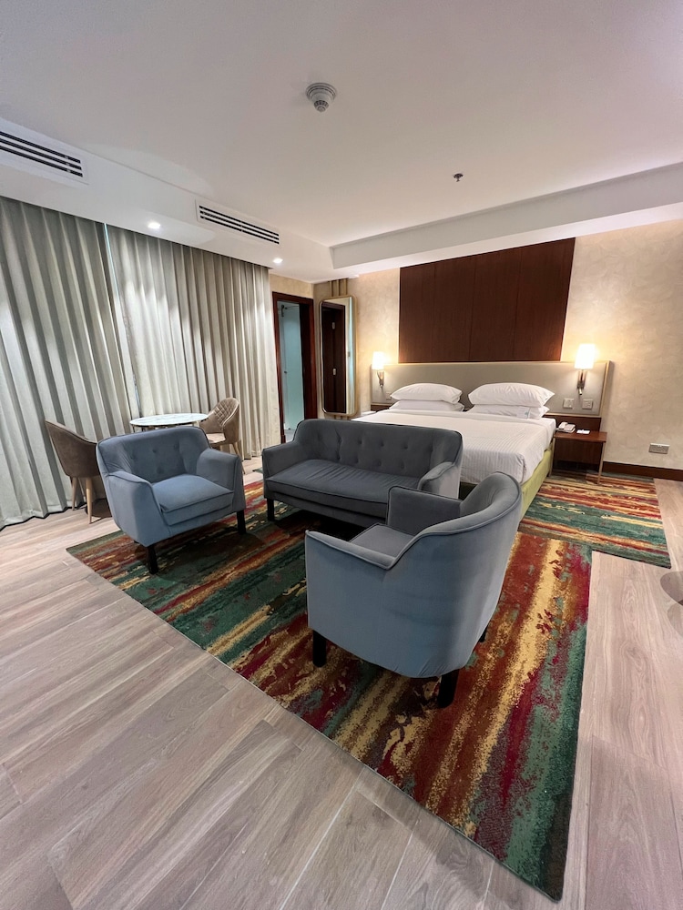 City Seasons Suites — Hotel rooms in Dubai