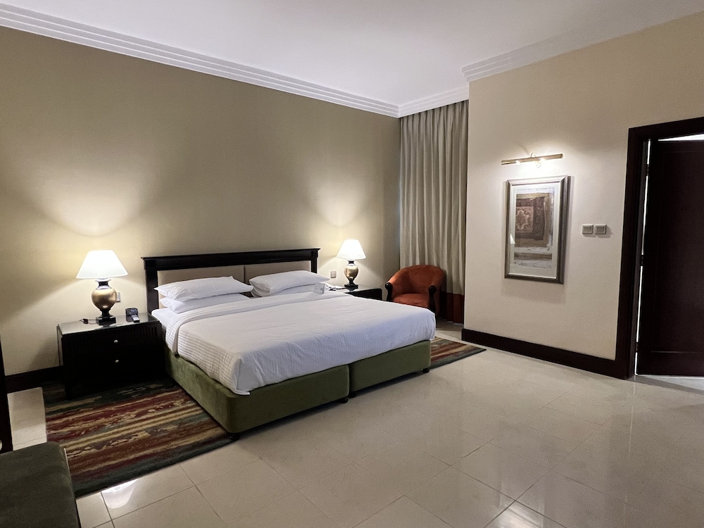 City Seasons Suites — Hotel rooms in Dubai