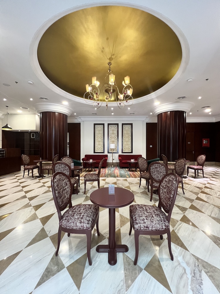 City Seasons Suites — Restaurant & bars in Dubai