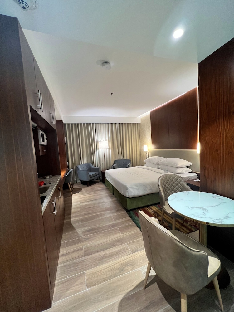 City Seasons Suites — Hotel rooms in Dubai