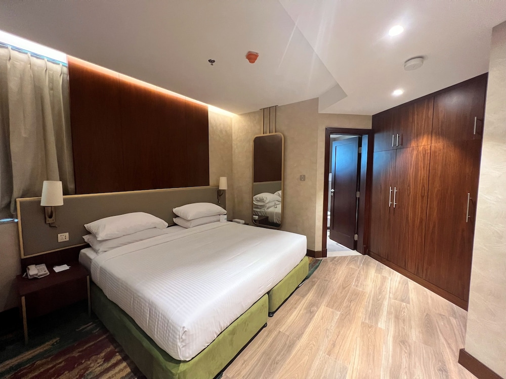 City Seasons Suites — Hotel rooms in Dubai