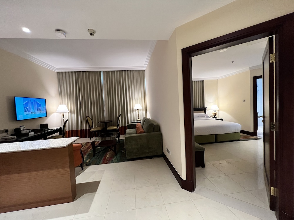 City Seasons Suites — Hotel rooms in Dubai