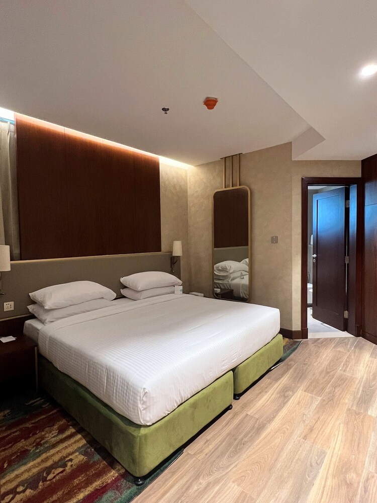 City Seasons Suites — Hotel rooms in Dubai