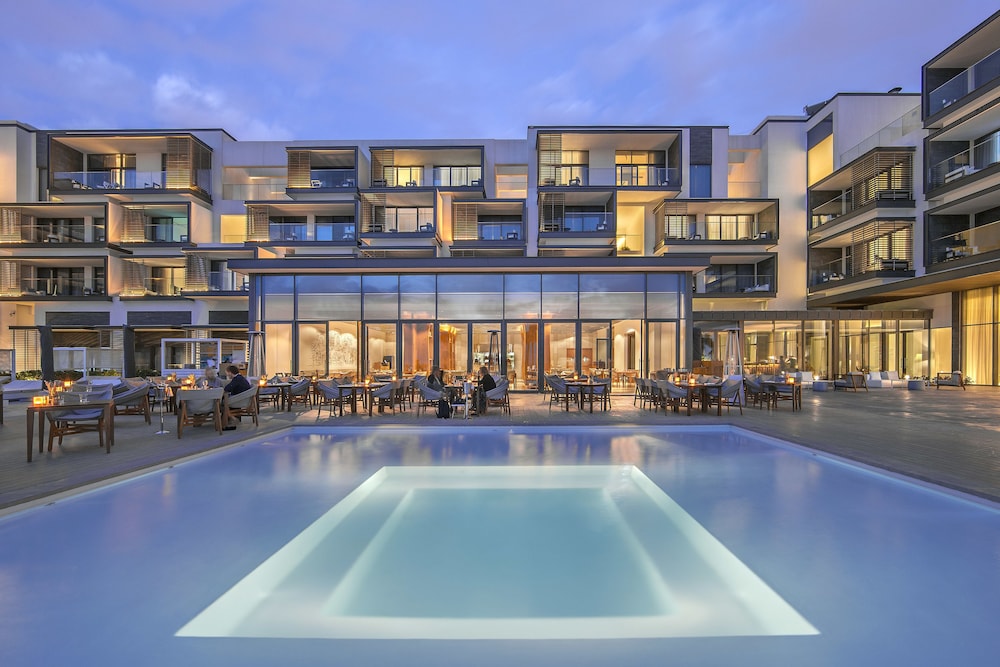 Nikki Beach Resort & Spa Dubai — Hotel building in Dubai