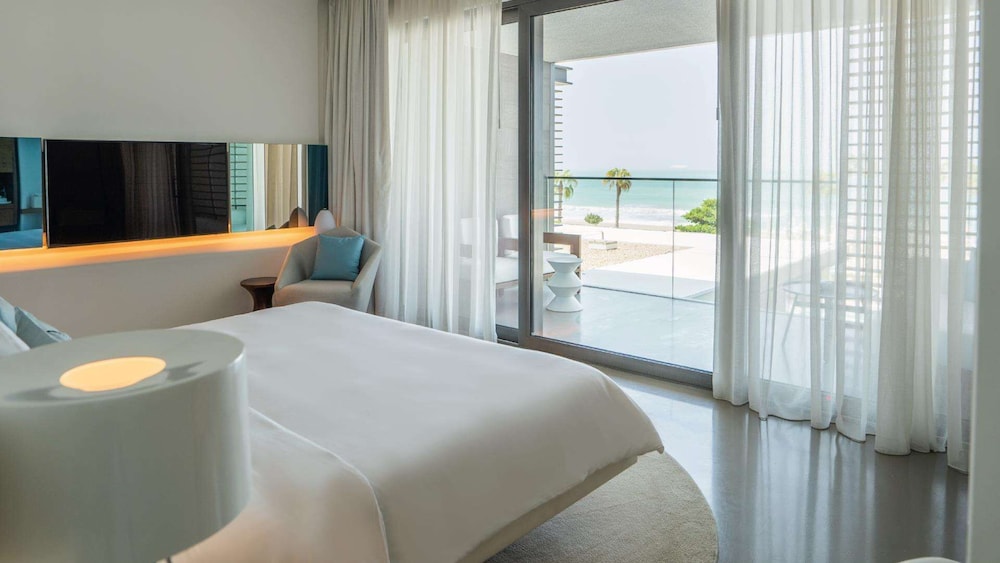 Nikki Beach Resort & Spa Dubai — Hotel rooms in Dubai