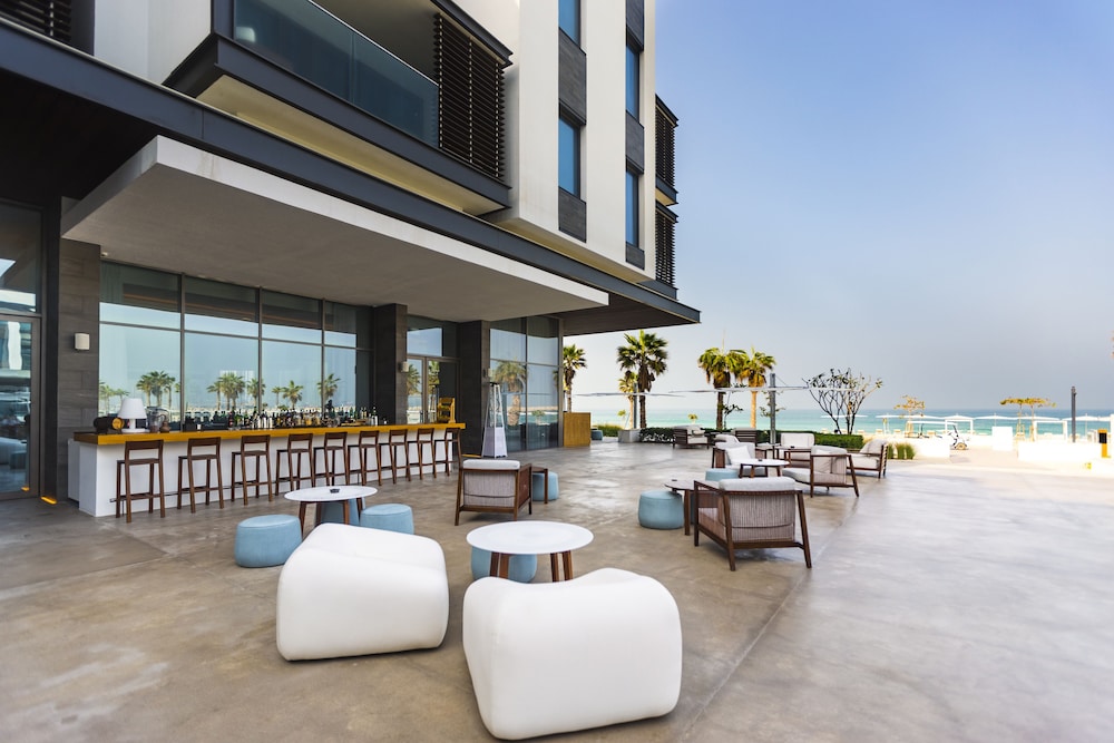 Nikki Beach Resort & Spa Dubai — Restaurant & bars in Dubai