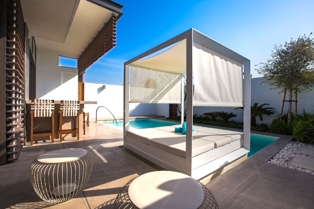 Nikki Beach Resort & Spa Dubai — Hotel rooms in Dubai