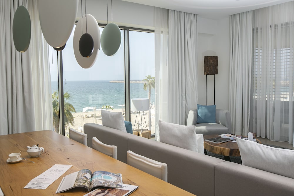 Nikki Beach Resort & Spa Dubai — Hotel rooms in Dubai