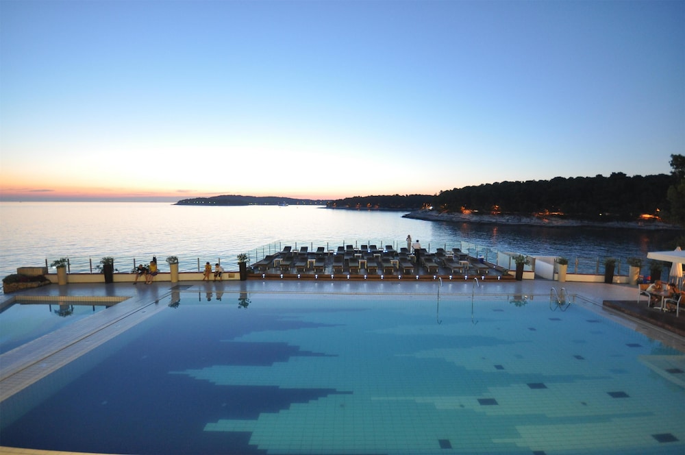 Splendid Golden Rocks Resort — Swimming pool in Pula, Istria