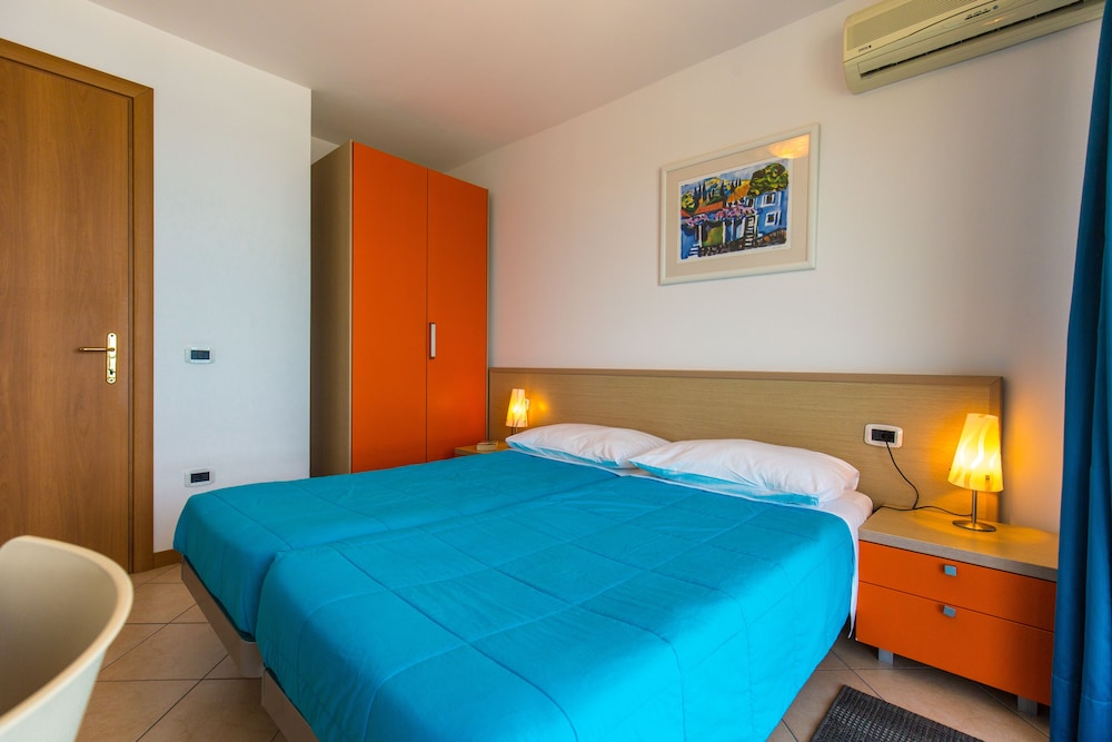 Splendid Golden Rocks Resort — Hotel rooms in Pula, Istria