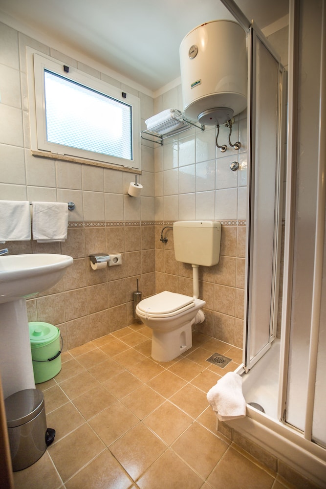Splendid Golden Rocks Resort — Hotel rooms in Pula, Istria