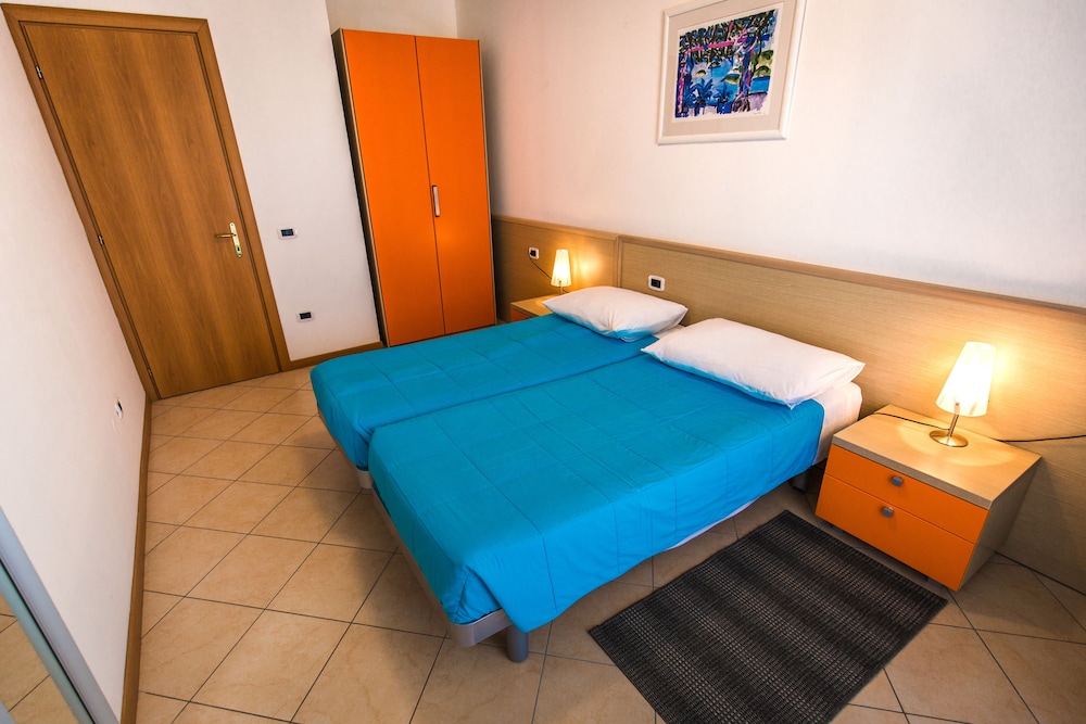 Splendid Golden Rocks Resort — Hotel rooms in Pula, Istria