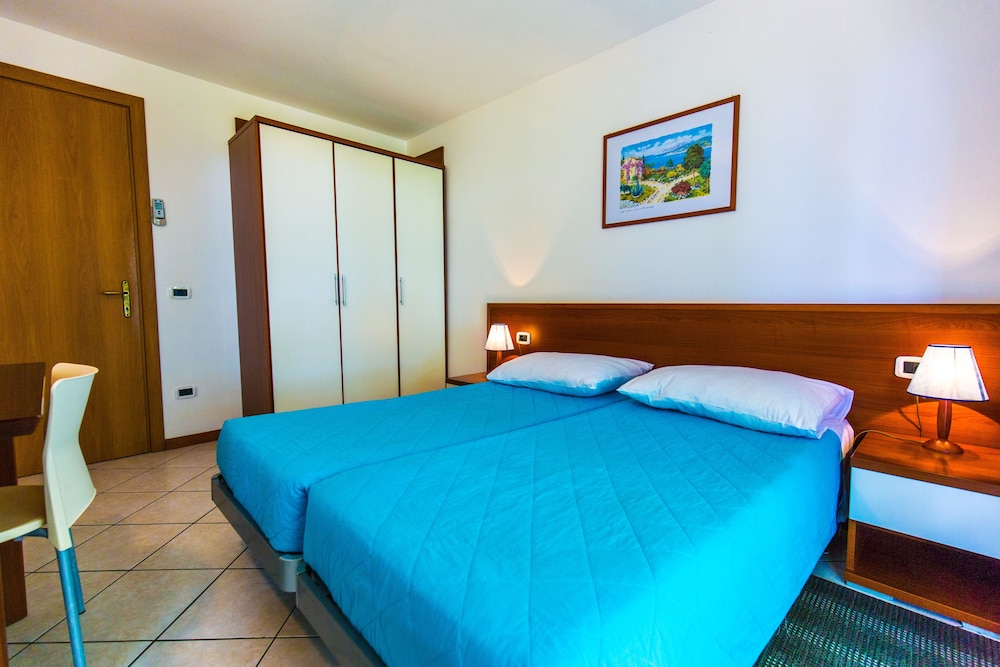 Splendid Golden Rocks Resort — Hotel rooms in Pula, Istria