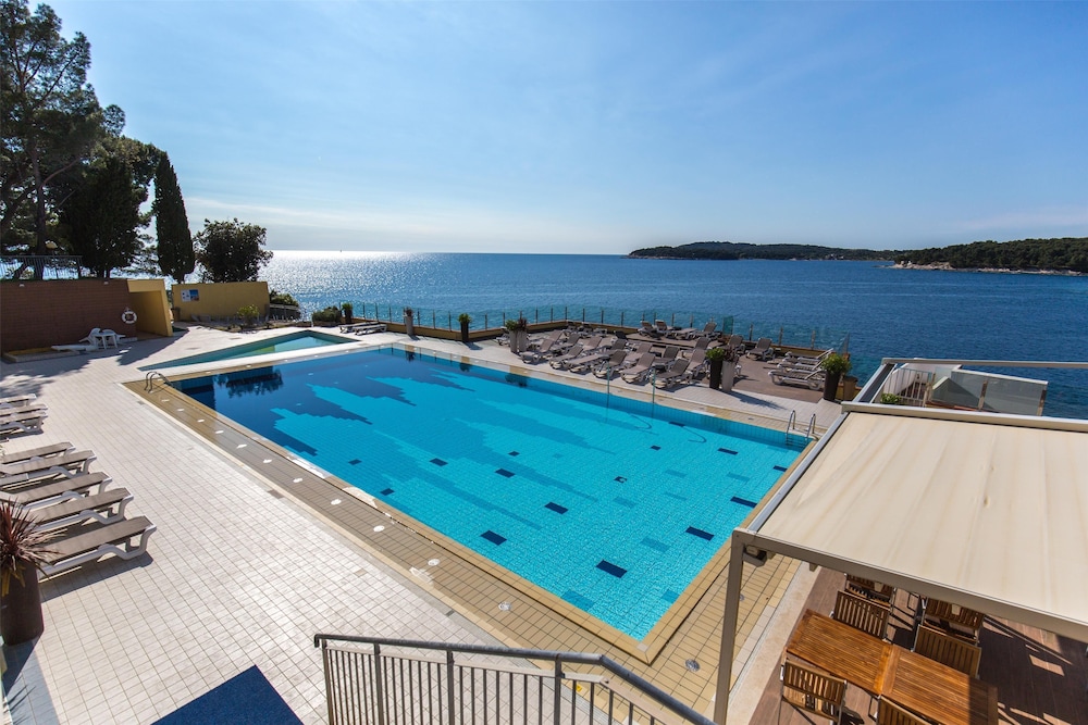 Splendid Golden Rocks Resort — Swimming pool in Pula, Istria