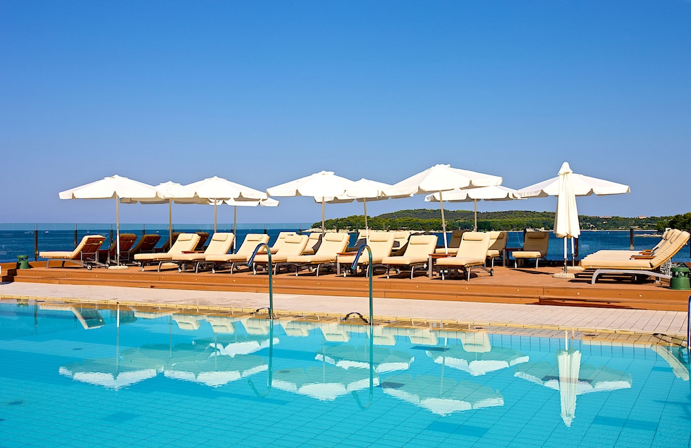 Splendid Golden Rocks Resort — Swimming pool in Pula, Istria