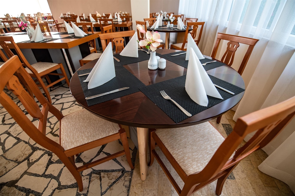 Splendid Golden Rocks Resort — Restaurant & bars in Pula, Istria