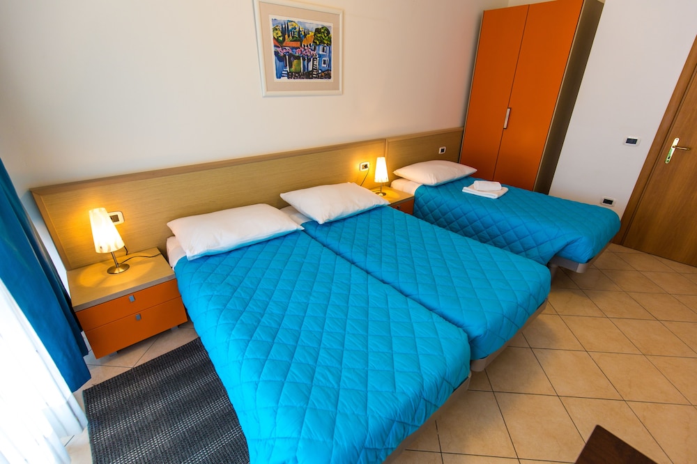 Splendid Golden Rocks Resort — Hotel rooms in Pula, Istria