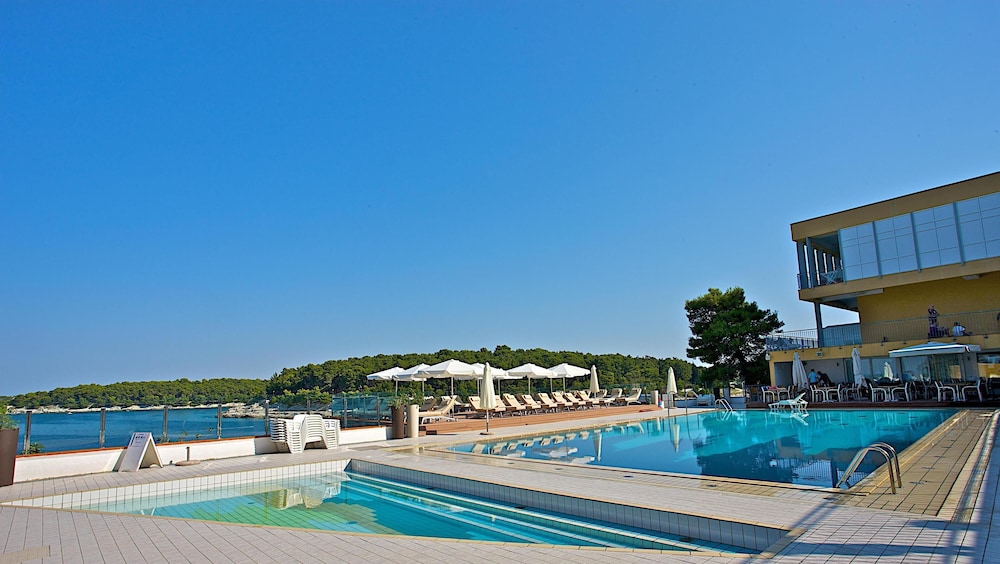 Splendid Golden Rocks Resort — Swimming pool in Pula, Istria