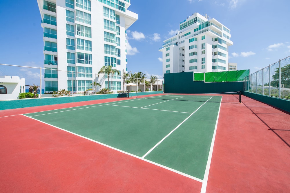 Oleo Cancun Playa All Inclusive Resort — Sports & recreation in Cancun, Quintana Roo