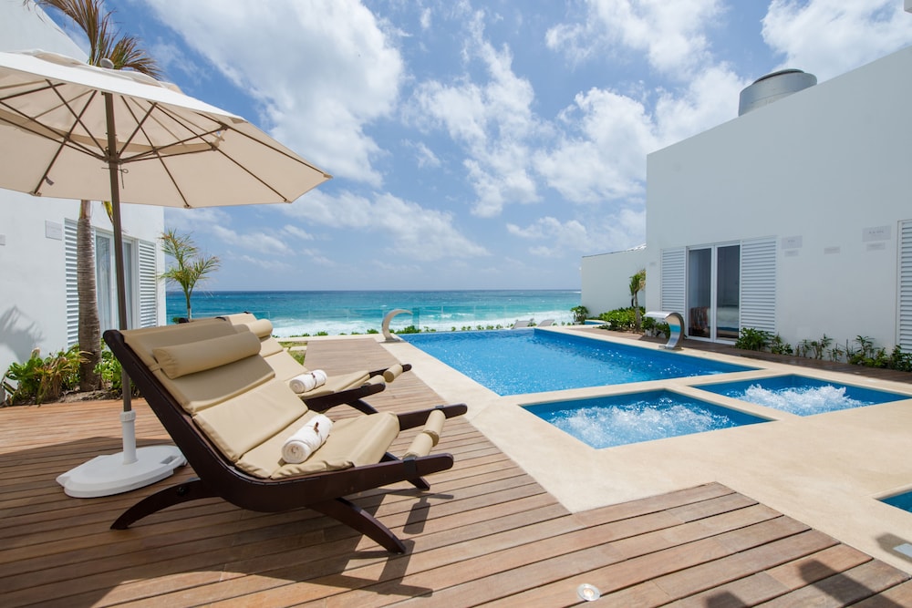 Oleo Cancun Playa All Inclusive Resort — Swimming pool in Cancun, Quintana Roo