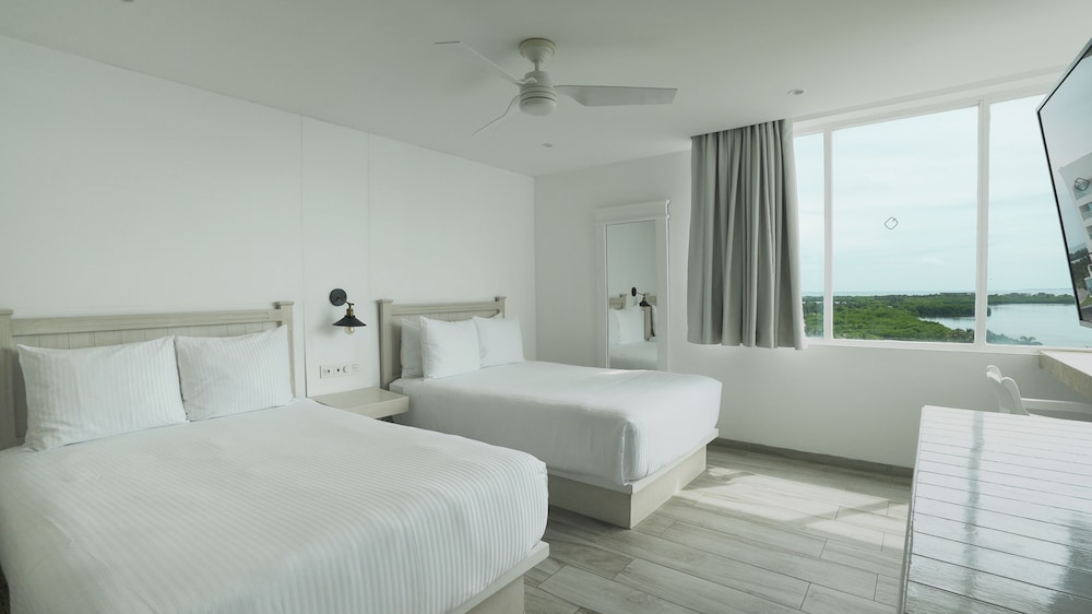 Oleo Cancun Playa All Inclusive Resort — Hotel rooms in Cancun, Quintana Roo