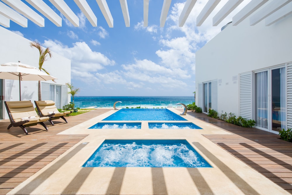 Oleo Cancun Playa All Inclusive Resort — Swimming pool in Cancun, Quintana Roo