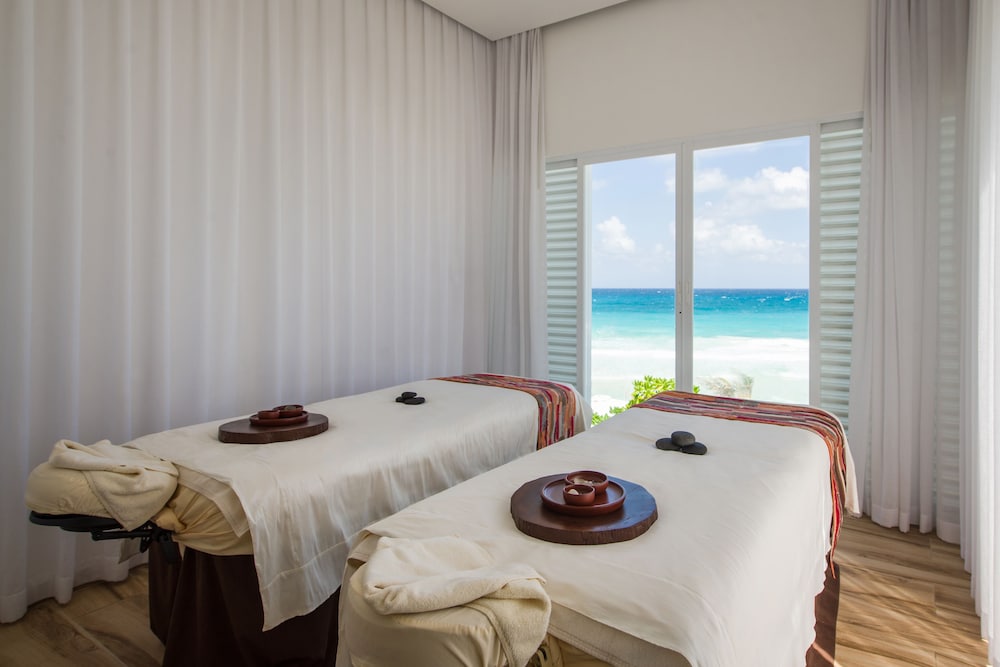 Oleo Cancun Playa All Inclusive Resort — Spa in Cancun, Quintana Roo