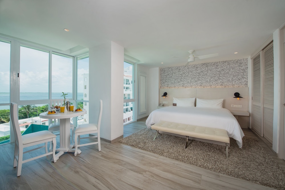 Oleo Cancun Playa All Inclusive Resort — Hotel rooms in Cancun, Quintana Roo