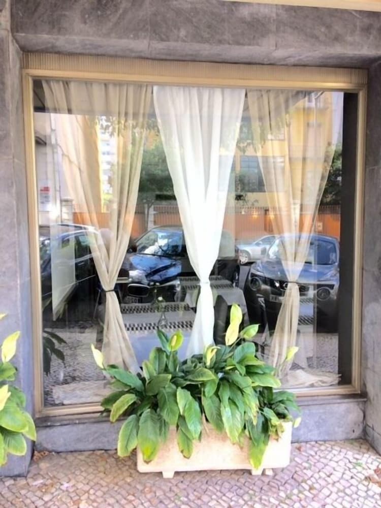 Hotel Excelsior — Restaurant & bars in Lisbon, Lisboa