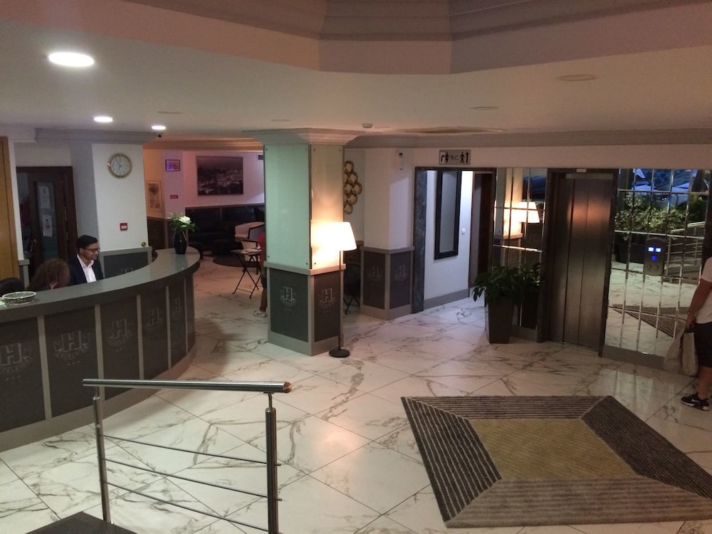Hotel Excelsior — Hotel building in Lisbon, Lisboa
